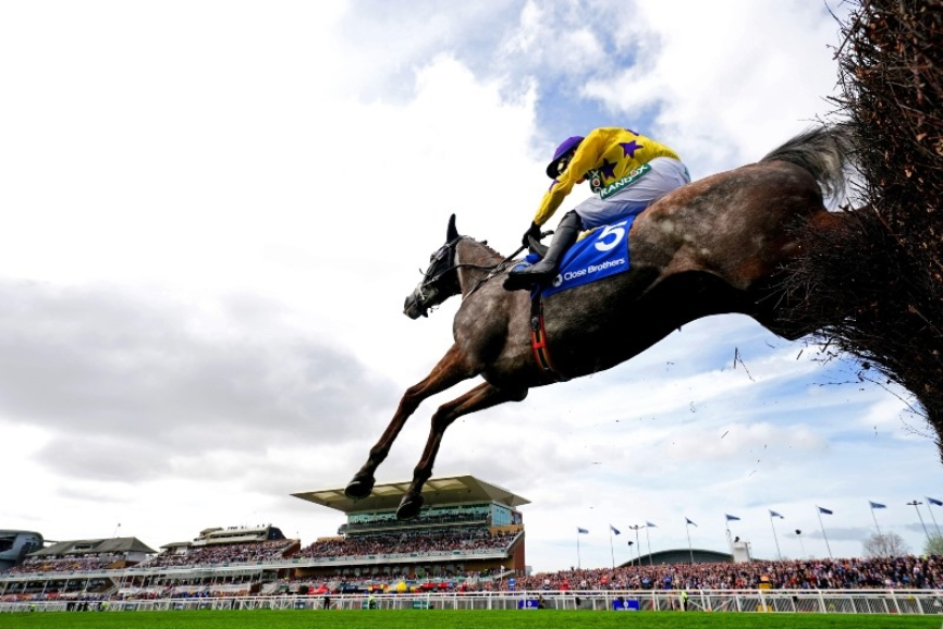 STAR RACING PREVIEW: Aintree Friday – Football & Racing News – Star Sports