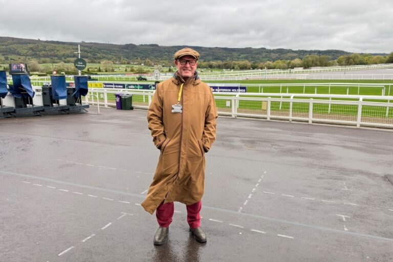 SIMON NOTT BETTING BLOG: Cheltenham Friday – Football & Racing News ...